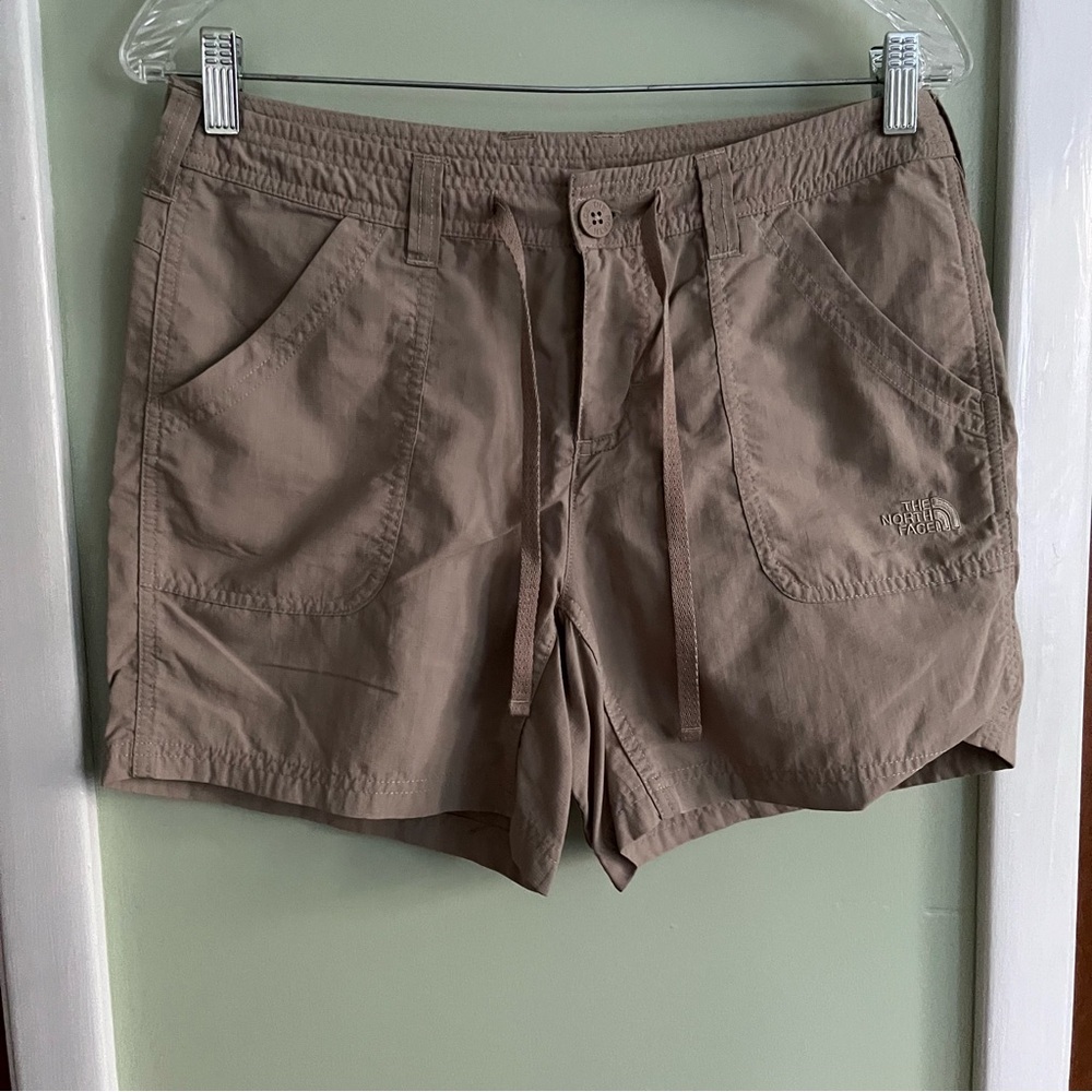 The North Face Women's 6 Beige Tan Microcheck Nylon Drawstring CARGO SHORTS ~EUC